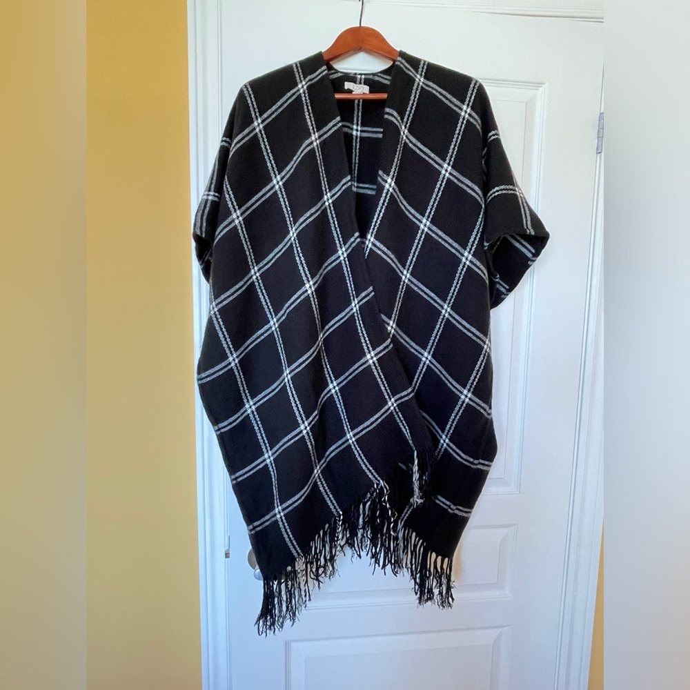 NWOT Ann Taylor LOFT Poncho